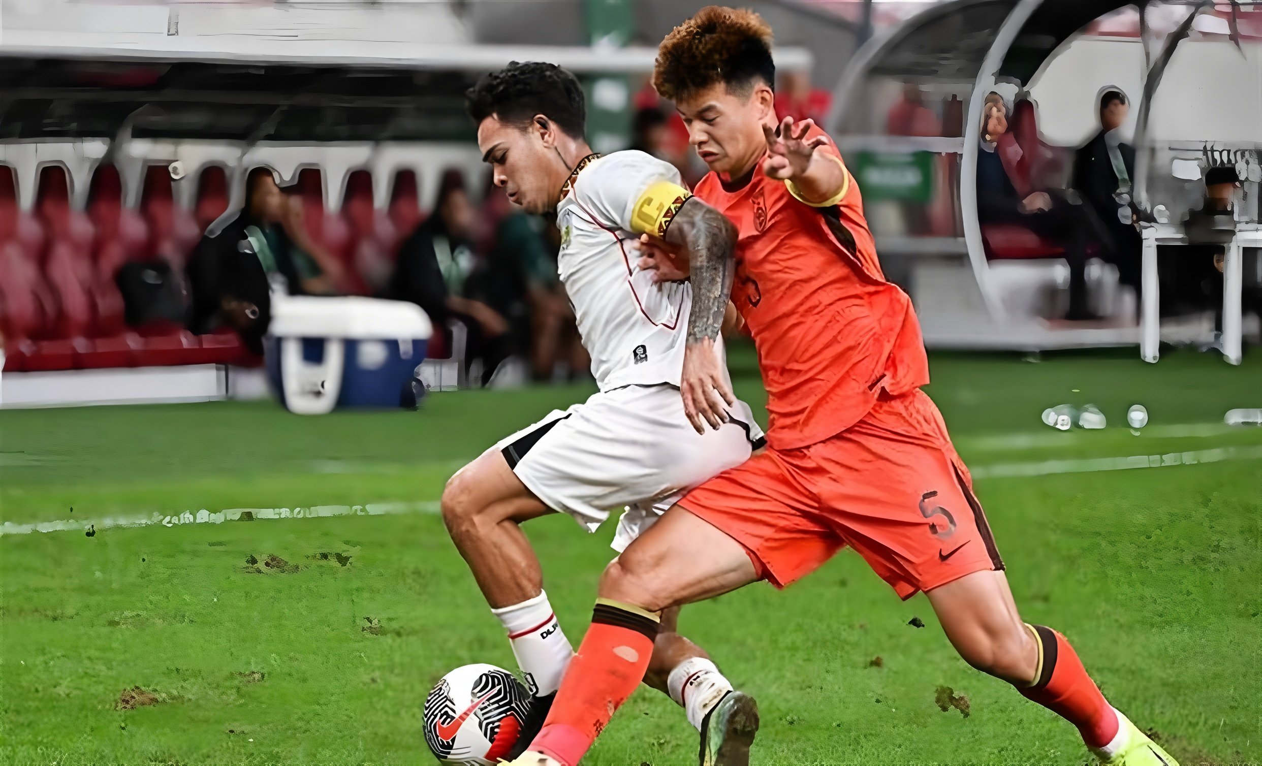 中超转会期再迎强敌，费耶诺德再遭质疑，主帅态度——压力陡增，纪律约束更严格的简单介绍